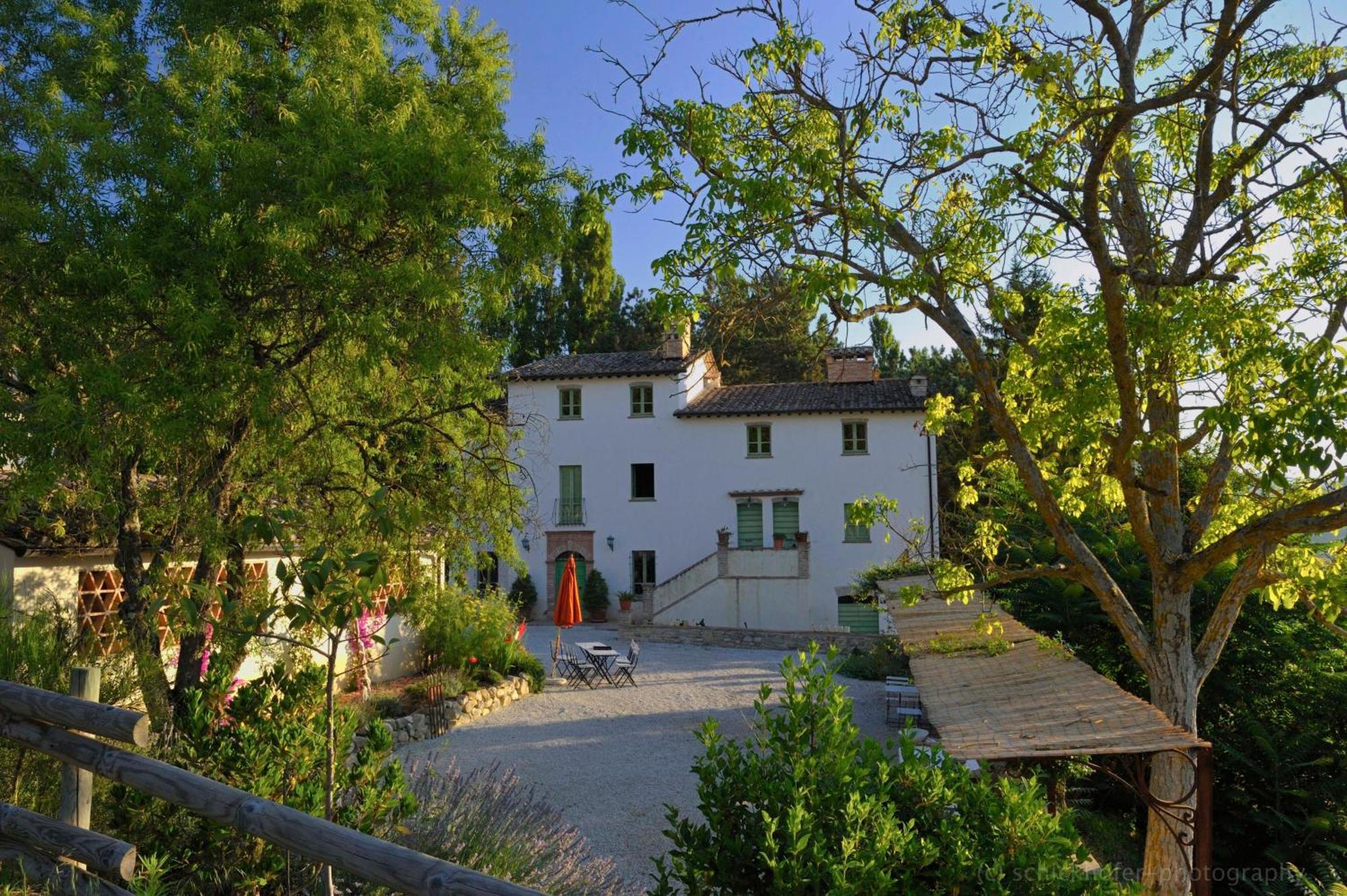 L'Ariete Guest House Montone  Ngoại thất bức ảnh